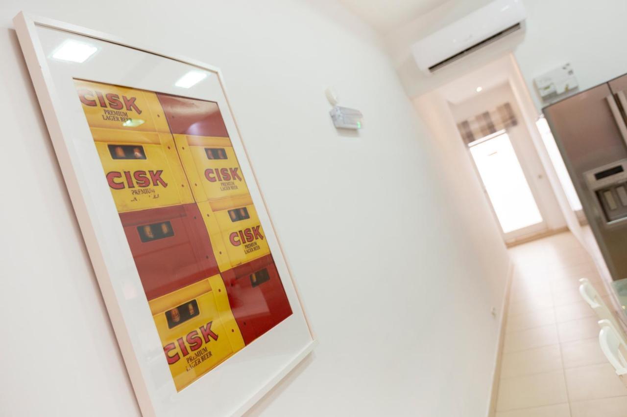 Dc36 -Spacious&Stylish 3 Bedroom Flat. Prime Zone Mellieha Bagian luar foto